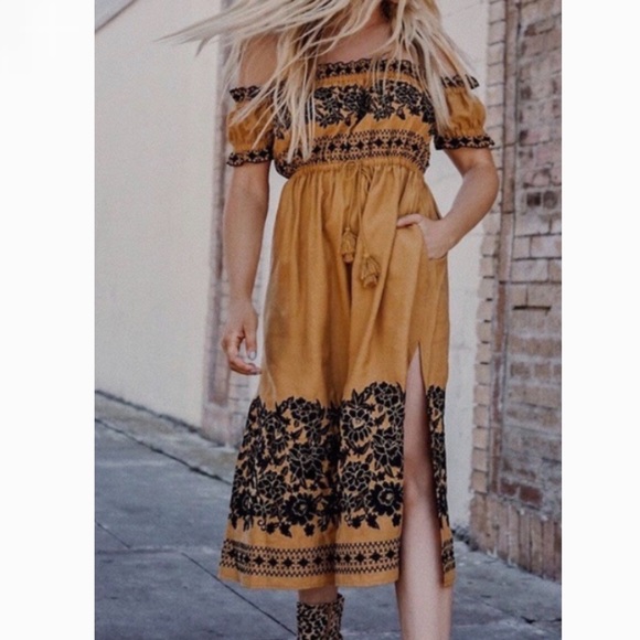 Spell & the Gypsy Collective Venus Off-Shoulder Dress Size XS - Picture 4 of 11